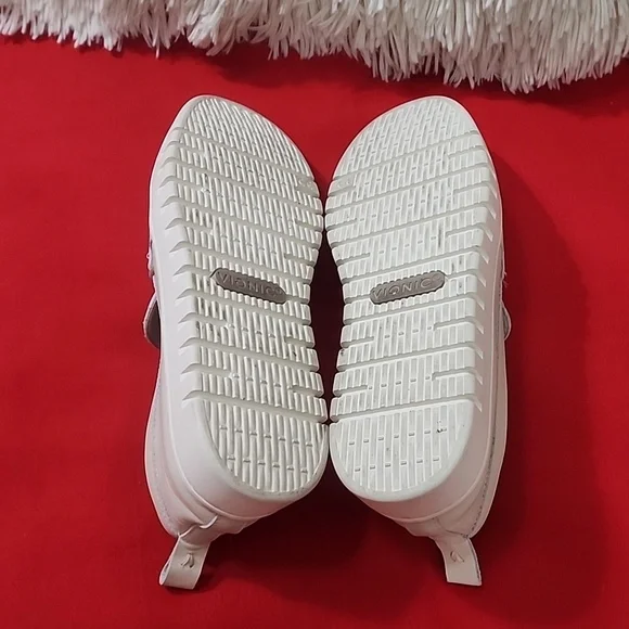 Vionic Uptown Penny Loafer - Picture 8 of 10